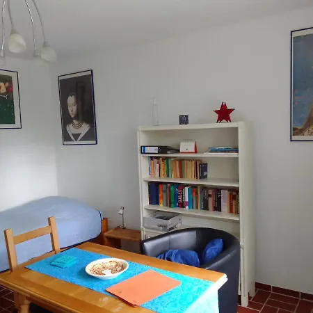 Laendliche 1-raumwohnung Im Park Apartamento