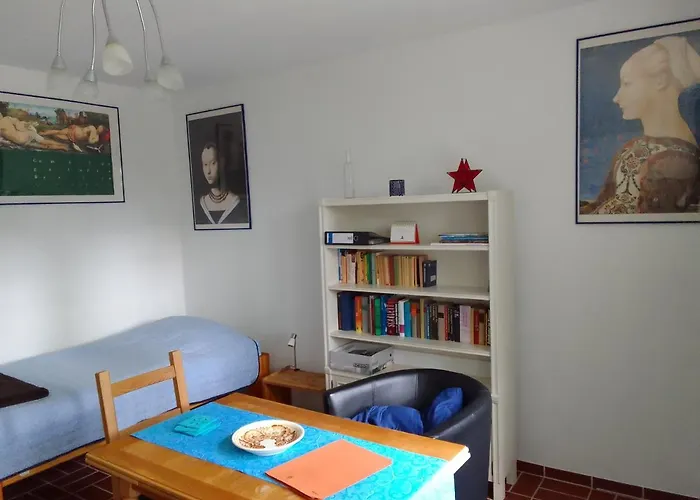 Laendliche 1-raumwohnung Im Park شقة